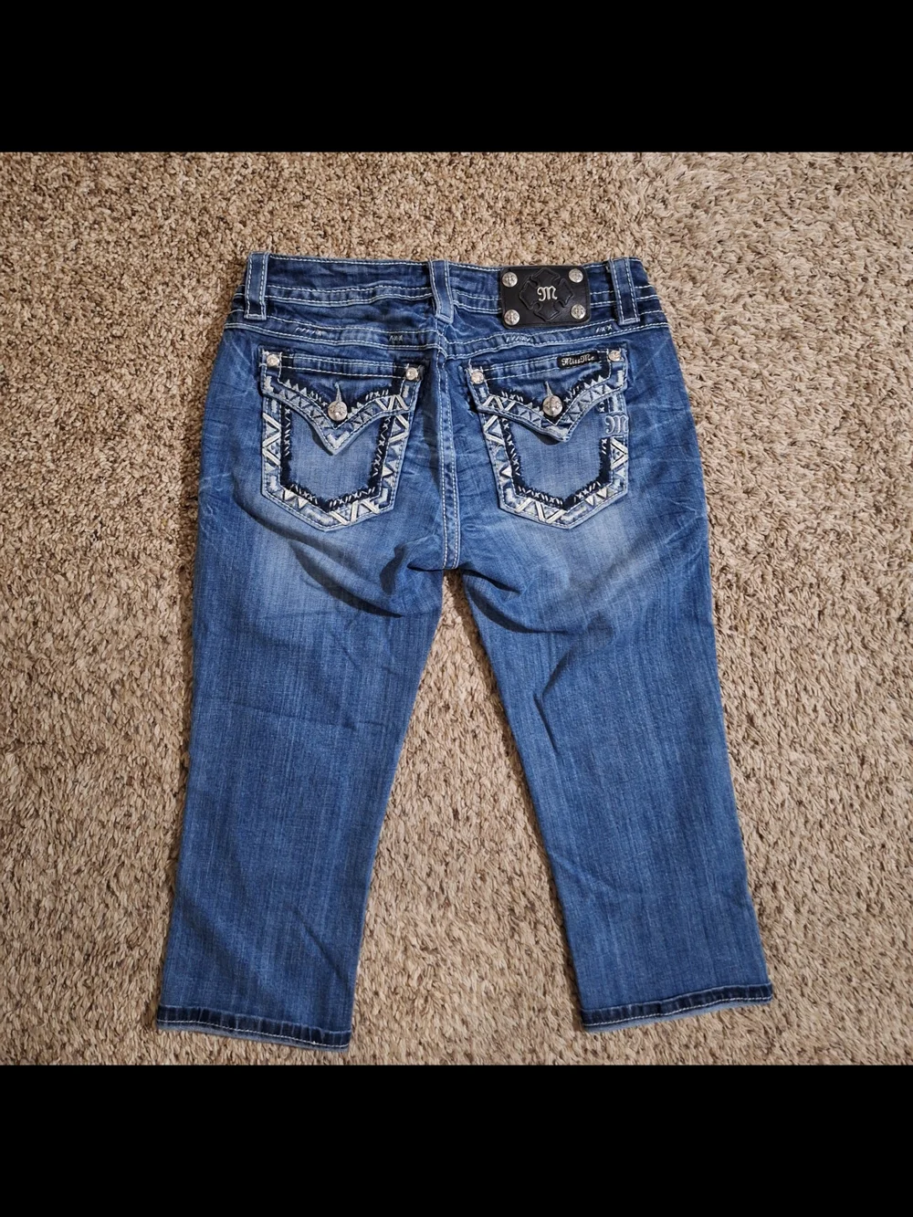 Miss Me Signature Capri Shorts Embroidered Bling Denim Size 28